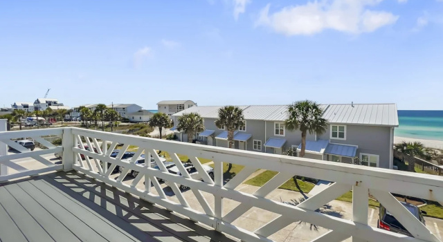 Shoreline Townhomes #10 - 2 Br townhouse by RedAwning