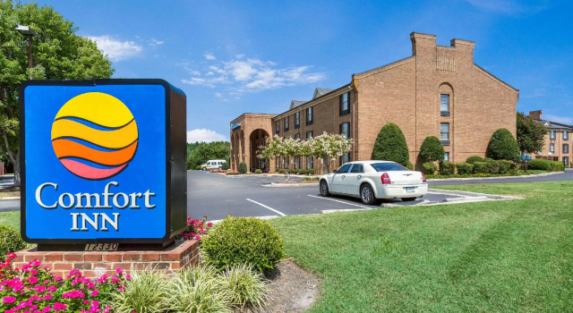 Кровать в общем номере Comfort Inn Newport News - Hampton I-64