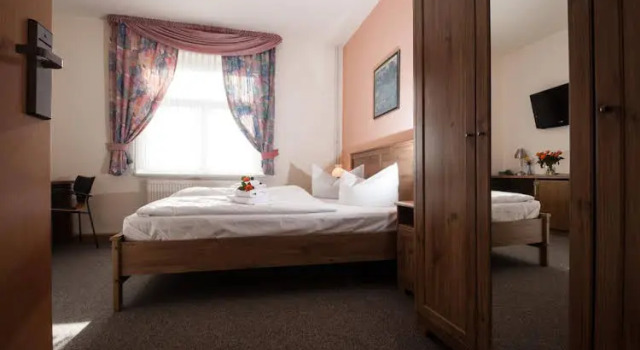 Hotel am Galgenberg, Забронировать Отель Гера Тюрингия