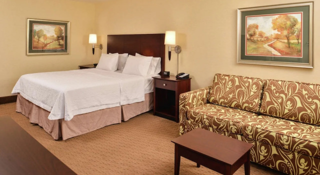 Студия Hampton Inn Staunton