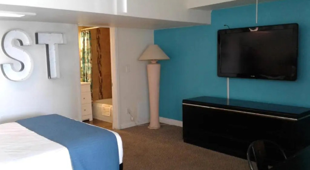 Двухместный люкс Desert Hills Motel