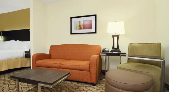 Люкс Holiday Inn Express & Suites Colorado Springs First & Main by IHG