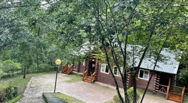 Шале Sun Moon Lake Youth Hostel