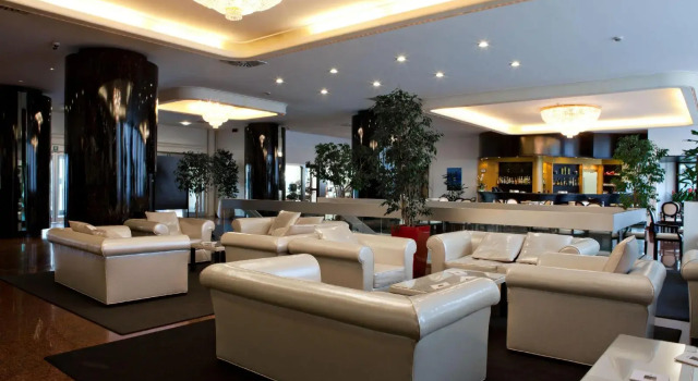 Atahotel Executive, Book Hotel Hotels in Milan with a Pool, near Teatro Strehler, Swimming Pool