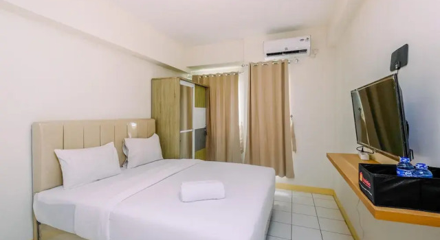 Nice and Comfort Studio at 25th Floor Podomoro Golf View Apartment