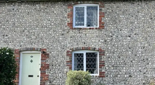 Cosy Flint Cottage, Забронировать Дом для отпуска Отели Исторического графства Суссекса с парковкой, Парковка