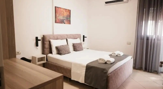 Hotel Abedini, Book Hotel Hoteller i Vlorë County med parkering, Parkering