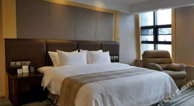 Jiasheng Jinling Hotel, Prenota Hotel Hotel a Jiangsu con parcheggio, Parcheggio