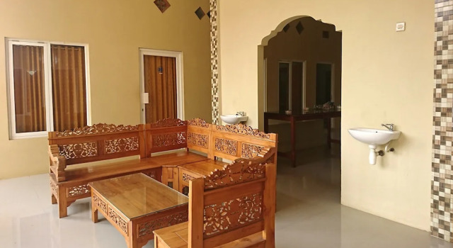 OYO 2442 Windrisari Homestay