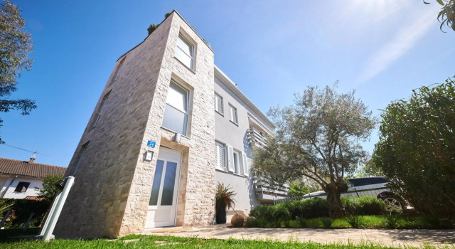 AvantGarden, Забронировать Отель Бизнес-отели Умаг, рядом с Старый город, 4* 5*
