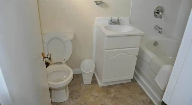 Четырёхместный номер Standard с видом на озеро The Voyageurs' Lodge