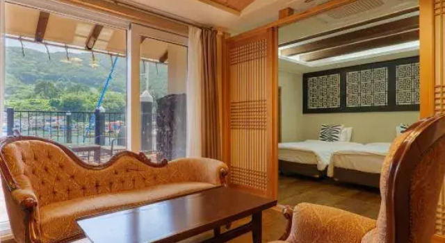 Люкс с красивым видом из окна Tongyeong Hansan Marina Resort