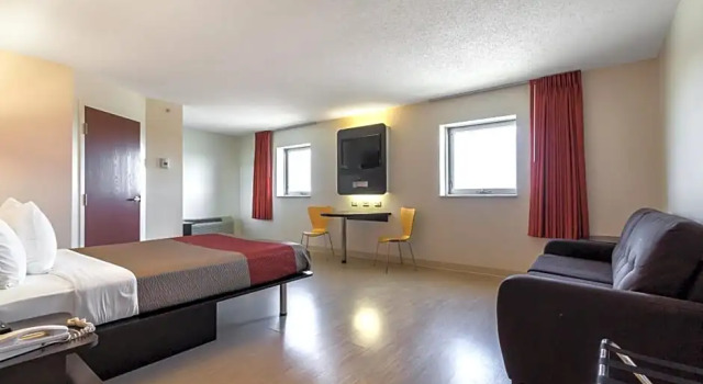 Номер Deluxe Motel 6-Kingston, ON