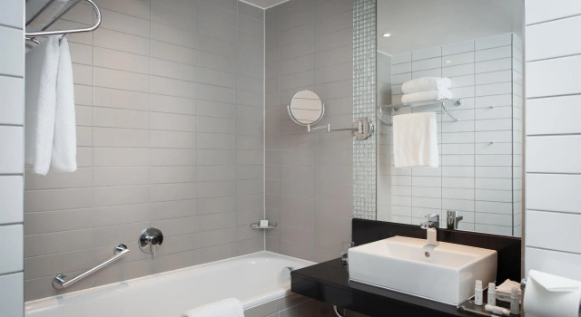 Четырёхместный клубный номер Standard Crowne Plaza Newcastle - Stephenson Quarter by IHG