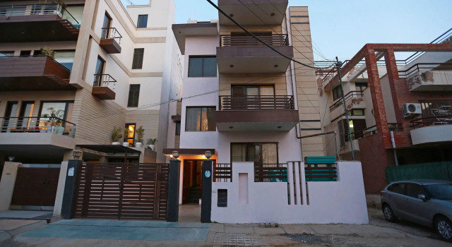 OYO 11600 Hotel Cosy Tree, Забронировать Отель Гургаон 