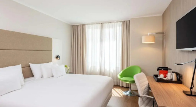 Superior Doppel Zimmer NH Collection Berlin Mitte am Checkpoint Charlie