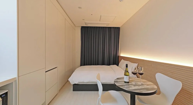 Двухместный номер Standard с балконом и с видом на озеро World Sky Residence Hotel