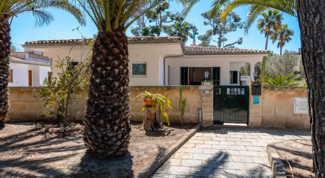 Chalet del llac By homevillas360, Book Chalet Cottages in Alcudia, Cottage