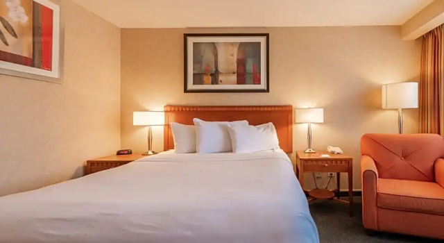 Двухместный номер Comfort Hotel Kelowna & Conference Centre