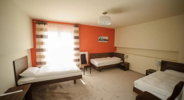 Taurus Ładna, Boek Hotel Hotels in Klein-Polen met parkeren, Parkeren