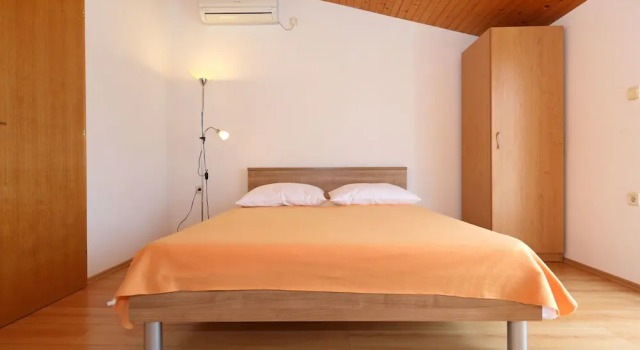 Apartment Barbin, Забронировать Апартаменты/квартира Отели Водице с парковкой, рядом с Частный Пляж Отеля «Кристина», Парковка