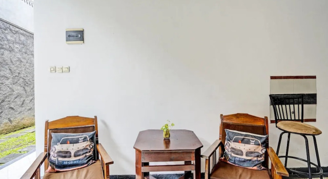 OYO Life 92030 Ef Palm Guest House Family, Reserva ahora Hostal o pensión Casas de huéspedes en Surabaya, Hostal o pensión