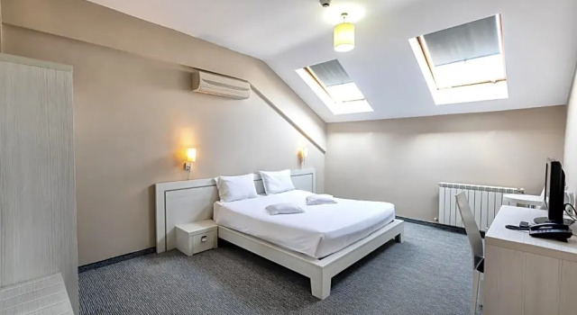 Полулюкс Alex&George Boutique Hotel