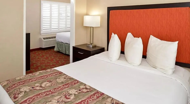 Шестиместный семейный номер Standard Pacific Shores Inn - Morro Bay