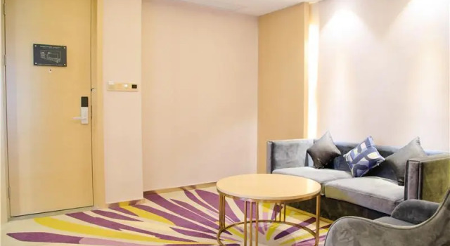 Двухместный люкс Deluxe с видом на улицу Lavande Hotels·Dayun Center Hengang Metro Station Shenzhen