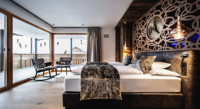 Четырёхместный номер Standard с балконом Hotel Arkadia