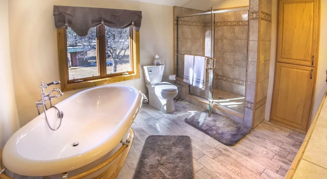 Апартаменты Deluxe Elktrace Bed and Breakfast
