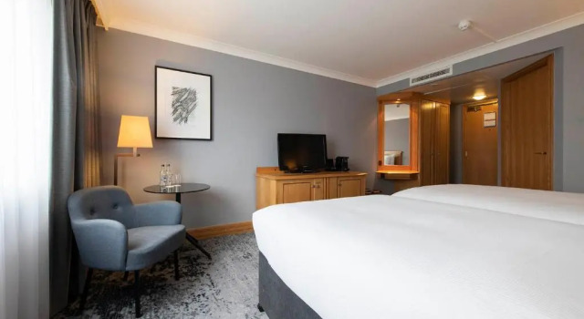 Семейный номер Standard DoubleTree by Hilton Swindon Hotel