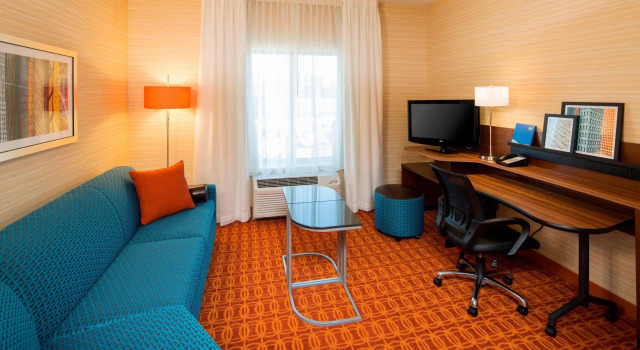 Четырёхместная студия Fairfield Inn & Suites by Marriott Hershey Chocolate Avenue