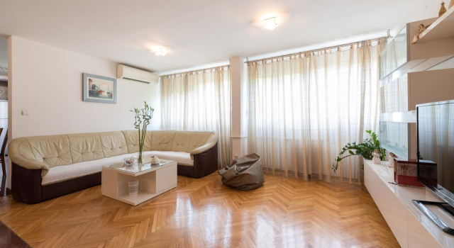 Apartment Snjeza - spacious & comfortable: A1 Split, Riviera Split, Prenota Appartamento Splitska 