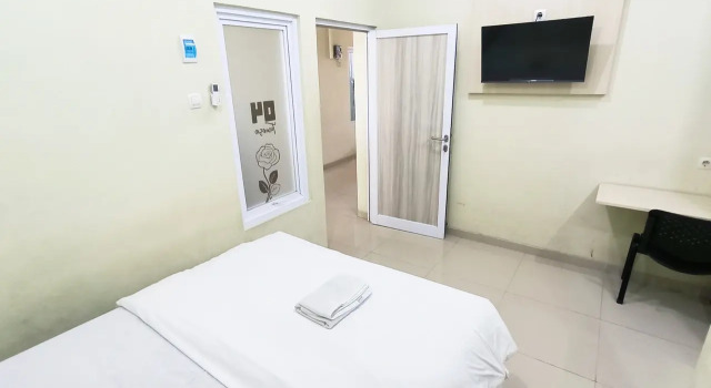 Deluxe room Tumesa Guesthouse Syariah 2