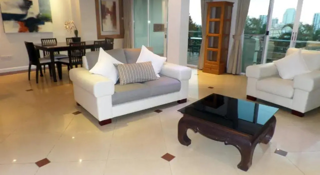 Апартаменты с 2 комнатами Westbury Residence
