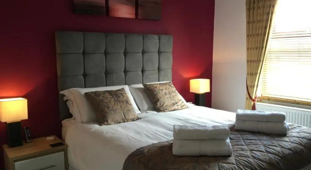 Cherwell Gates 4 Bed Luxury Oxford Apartment for 8 with Roof terrace