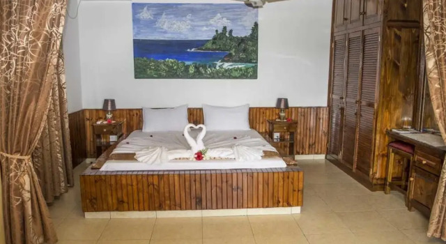Les Elles Guesthouse Self Catering, Book Hotel Hotels in Mahe with Parking, Parking