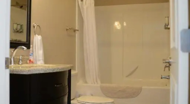 Четырёхместный номер Executive Pacific Rim Guest Lodge