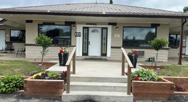 Champlain Motor Inn, Varaa Hotelli  