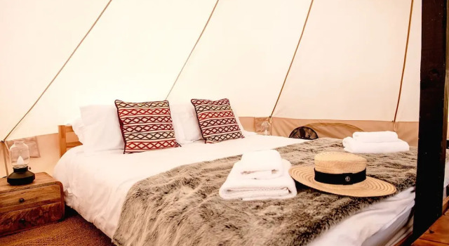 Oastbrook Glamping, Забронировать Кемпинг Отели Исторического графства Суссекса с парковкой, Парковка