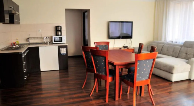 Apartamenty i Pokoje przy Parku, Забронировать Апартаменты/квартира Апартаменты Еленя-Гура, Апартаменты/квартира