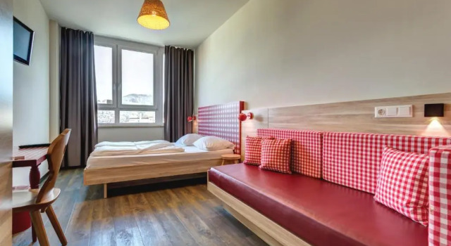 Трёхместный номер Standard MEININGER Hotel Salzburg City Center
