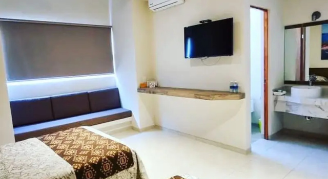 Четырёхместный номер Standard с балконом Hotel Casa Ixtapa