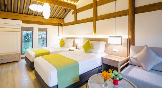 LUX* Tea Horse Road Peach Valley, Book Hotel Hoteller i Shangri-La med pool, Swimmingpool