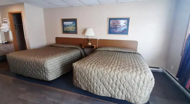 Четырёхместный номер Standard Marys Motel