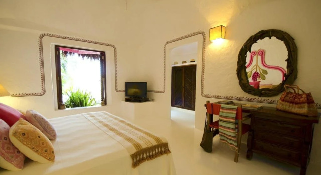 Bungalows & Casitas de las Flores in Careyes, Book Hotel Careyes 