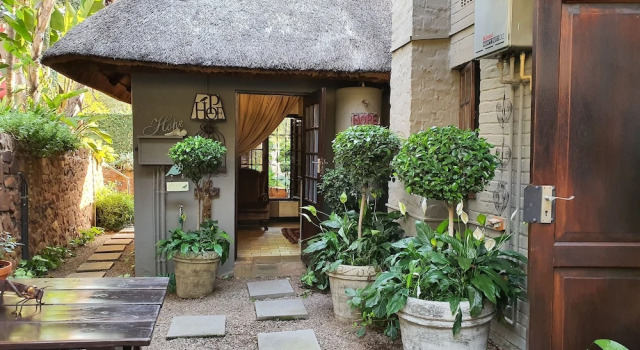 Waterhouse Guest Lodge in Waterkloof, Забронировать Гостевой дом Waterkloof Претория, рядом с German Embassy