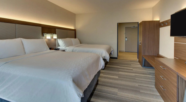Четырёхместный номер Standard Holiday Inn Express & Suites Ithaca by IHG