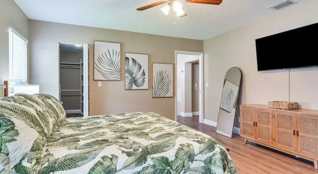 Коттедж 4 Mi to Indian Rocks Beach: Home w/ Backyard Oasis